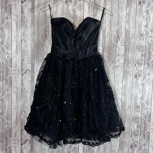 Vintage 80s Jessica McClintock Gunne Sax Black Fit-and-Flare Mini Dress